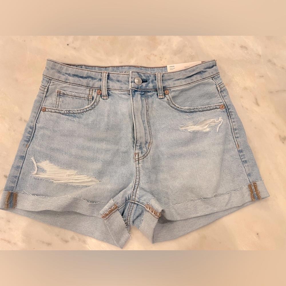 American Eagle Mom Shorts Strigid Super High Rise. Size 2.